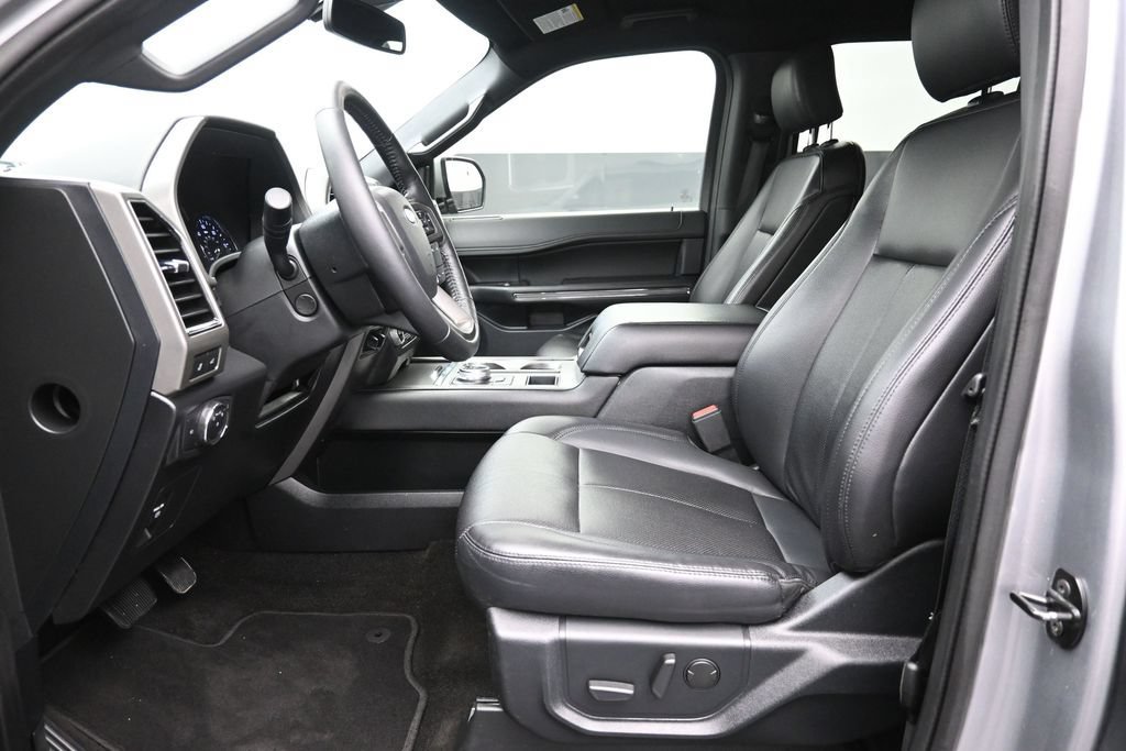 Used 2020 Ford Expedition XLT w/ Equipment Group 202A RWD image 21