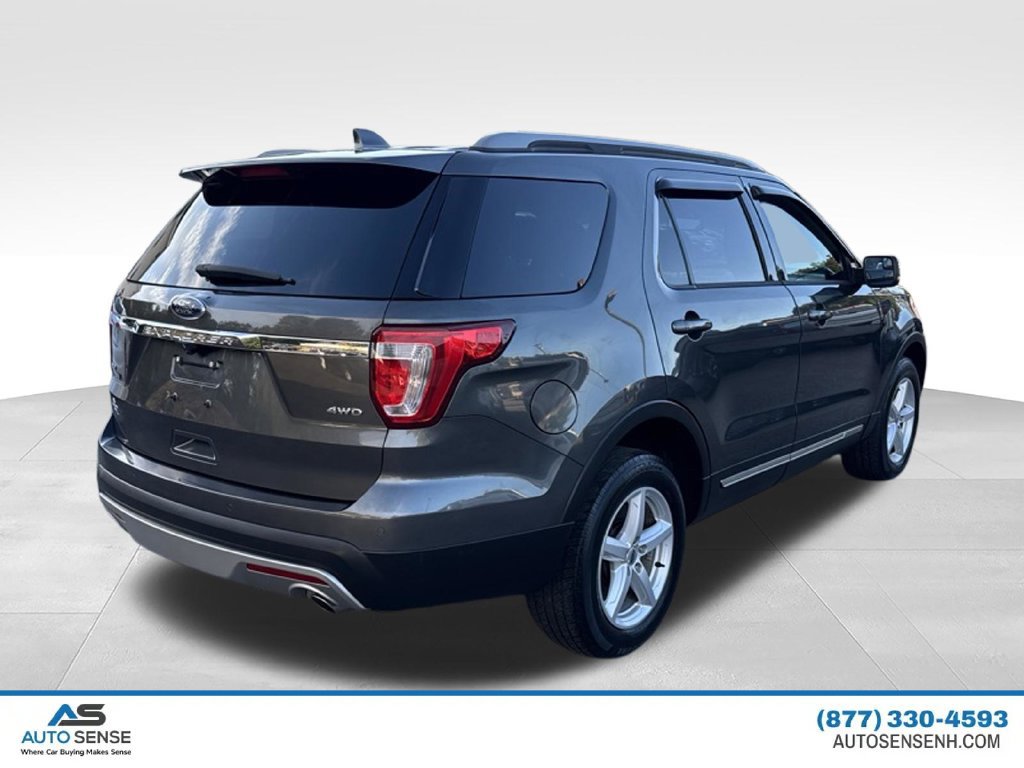 Used 2016 Ford Explorer XLT w/ Equipment Group 202A AWD/4WD image 9