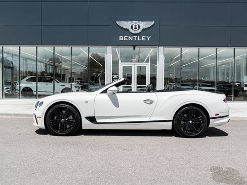 Certified 2022 Bentley Continental GT AWD/4WD image 5