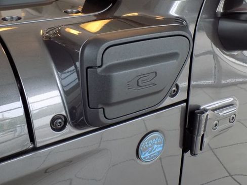 Certified 2025 Jeep Wrangler Unlimited Sahara AWD/4WD image 38