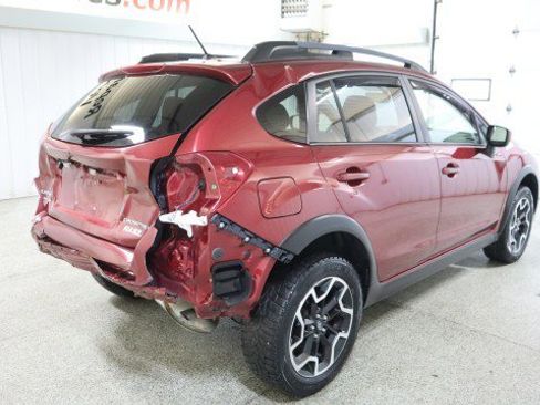 Used 2017 Subaru Crosstrek 2.0i Premium image 6