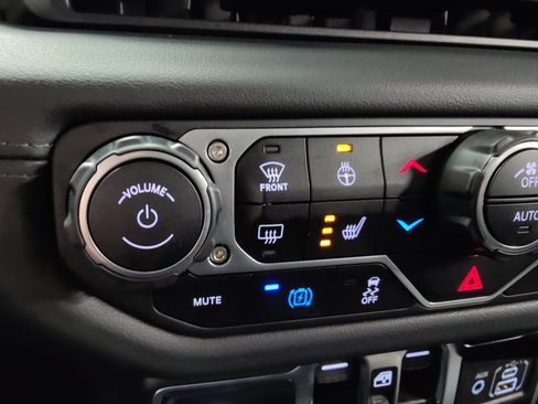 Used 2024 Jeep Wrangler Unlimited Rubicon 4xe w/ Technology Group image 10