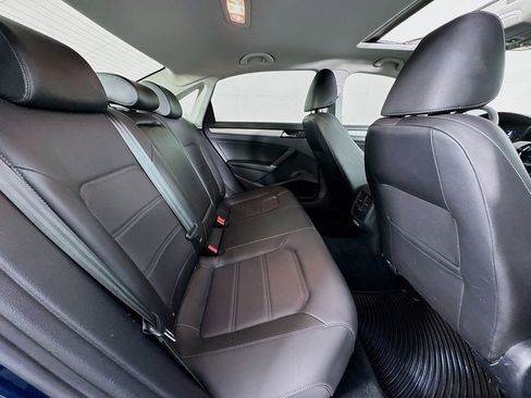 Used 2022 Volkswagen Passat 2.0T SE image 36