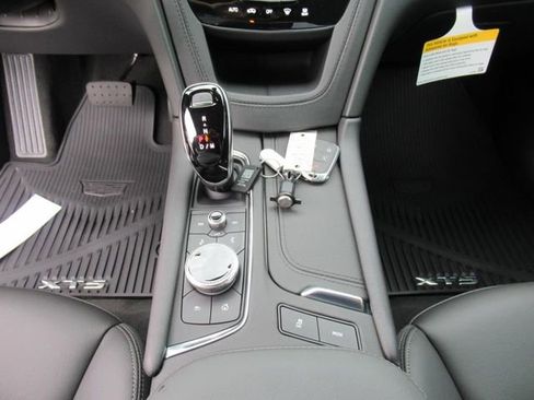 New 2025 Cadillac XT5 Luxury image 20