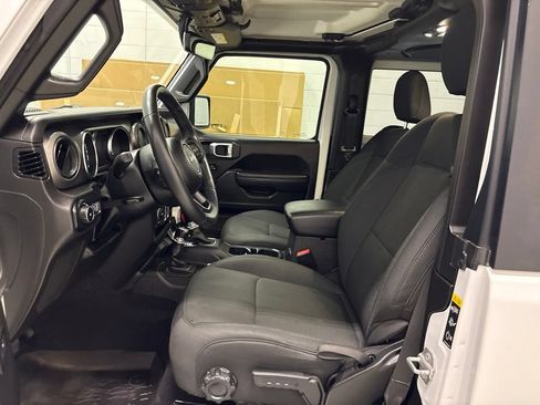Used 2022 Jeep Wrangler Sport AWD/4WD image 13