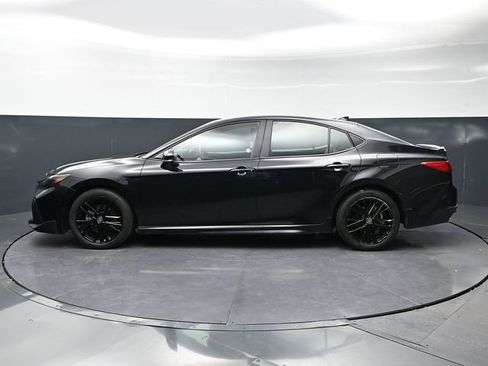 Used 2025 Toyota Camry SE image 8