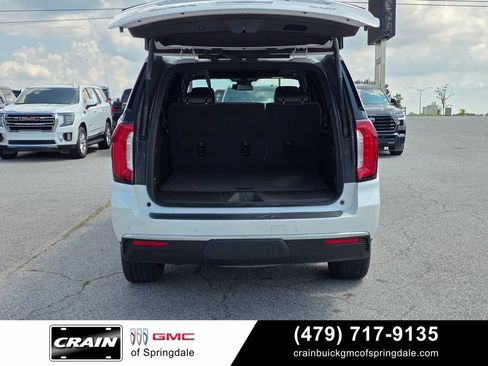 Used 2023 GMC Yukon XL SLT w/ SLT Luxury Package AWD/4WD image 7