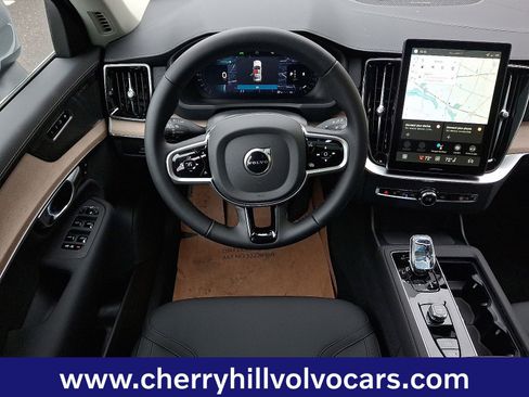 New 2026 Volvo XC90 B6 Plus w/ Protection Package Premier image 7