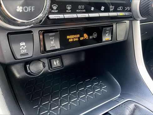 Certified 2019 Toyota RAV4 XLE w/ Convenience Package FWD image 18