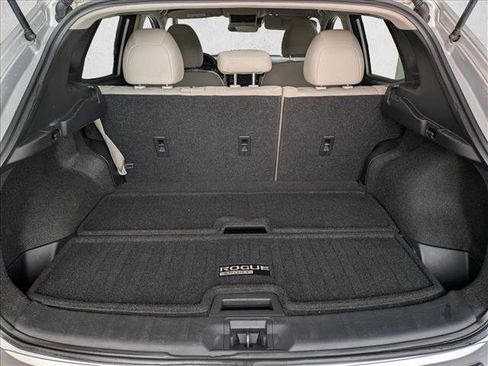 Used 2020 Nissan Rogue Sport SV image 6