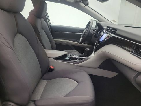 Used 2020 Toyota Camry LE FWD image 21