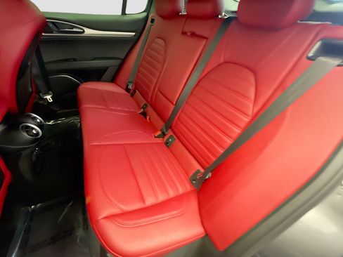 Used 2022 Alfa Romeo Stelvio Veloce image 16