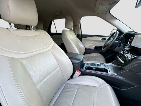Used 2022 Ford Explorer Platinum w/ Equipment Group 601A image 28