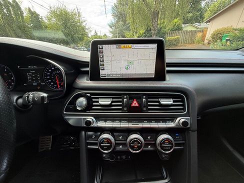 Used 2019 Genesis G70 2.0T Advanced w/ Sport Package image 15