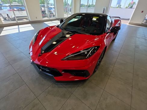 Used 2023 Chevrolet Corvette Stingray Preferred Conv w/ Z51 Performance Package RWD image 2