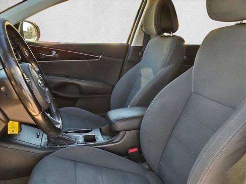Used 2016 Kia Sorento LX w/ LX Convenience Package image 14