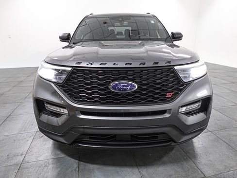 Used 2024 Ford Explorer ST w/ Technology Package image 2