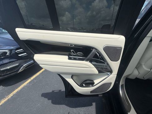 Used 2024 Land Rover Range Rover Autobiography AWD/4WD image 18