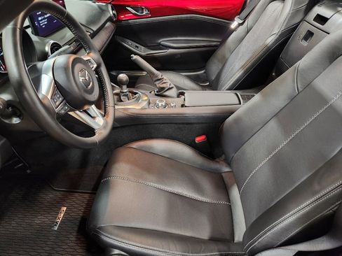 Used 2025 MAZDA MX-5 Miata Grand Touring RWD image 32