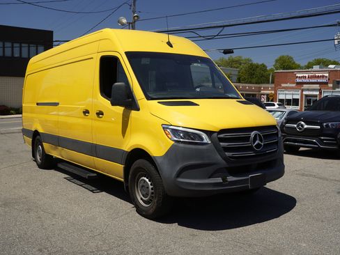 Used 2021 Mercedes-Benz Sprinter 2500 w/ Acoustic Package image 8