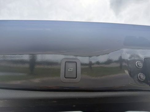 Used 2019 Toyota Highlander Limited FWD image 24
