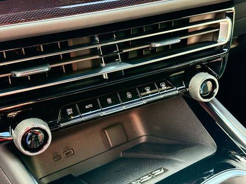 New 2026 Chevrolet Traverse Z71 w/ Enhanced Driving Package image 17