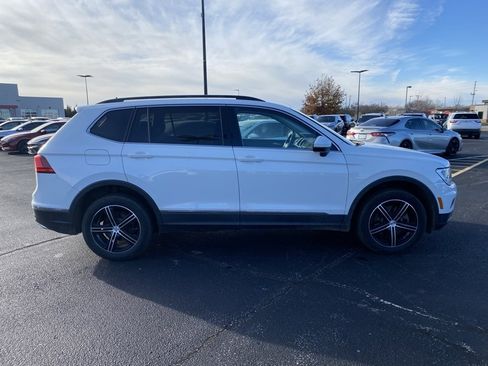 Used 2021 Volkswagen Tiguan SE image 8
