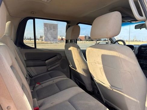 Used 2007 Ford Explorer Sport Trac XLT AWD/4WD image 26