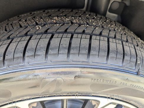 Certified 2022 Ford Escape SE w/ SE Sport Appearance Package FWD image 11