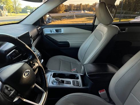 Used 2020 Ford Explorer Limited image 10