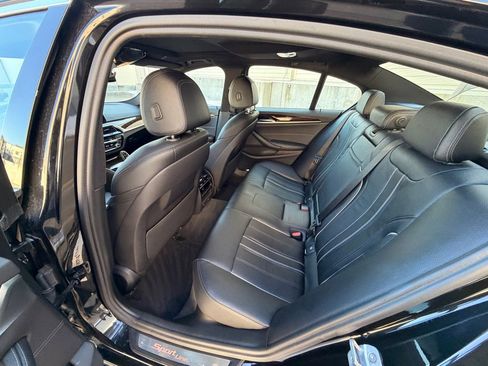 Used 2017 BMW 530i xDrive w/ Premium Package image 19