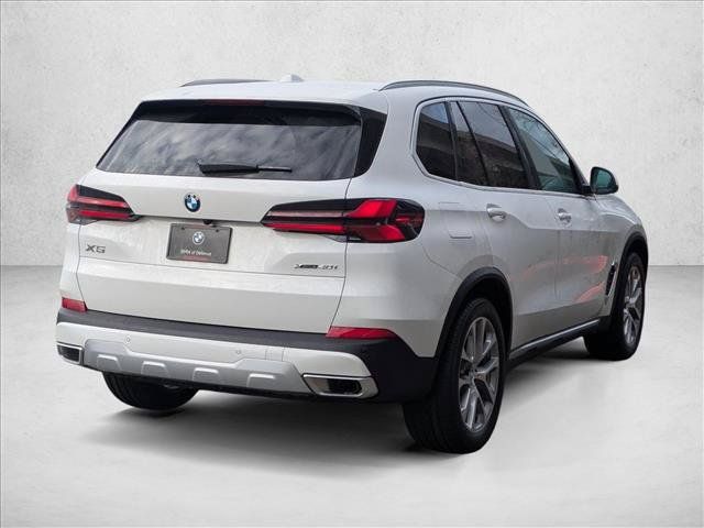 Used 2026 BMW X5 xDrive40i w/ Premium Package AWD/4WD image 2