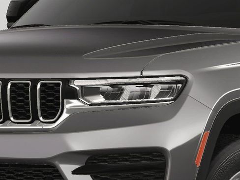 New 2025 Jeep Grand Cherokee Laredo X image 14