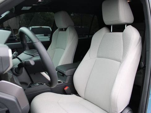Used 2025 Toyota 4Runner SR5 AWD/4WD image 10