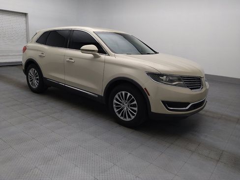 Used 2016 Lincoln MKX Select w/ Cargo Utility Package FWD image 11