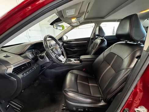 Used 2024 Nissan Altima 2.5 SR AWD/4WD image 12