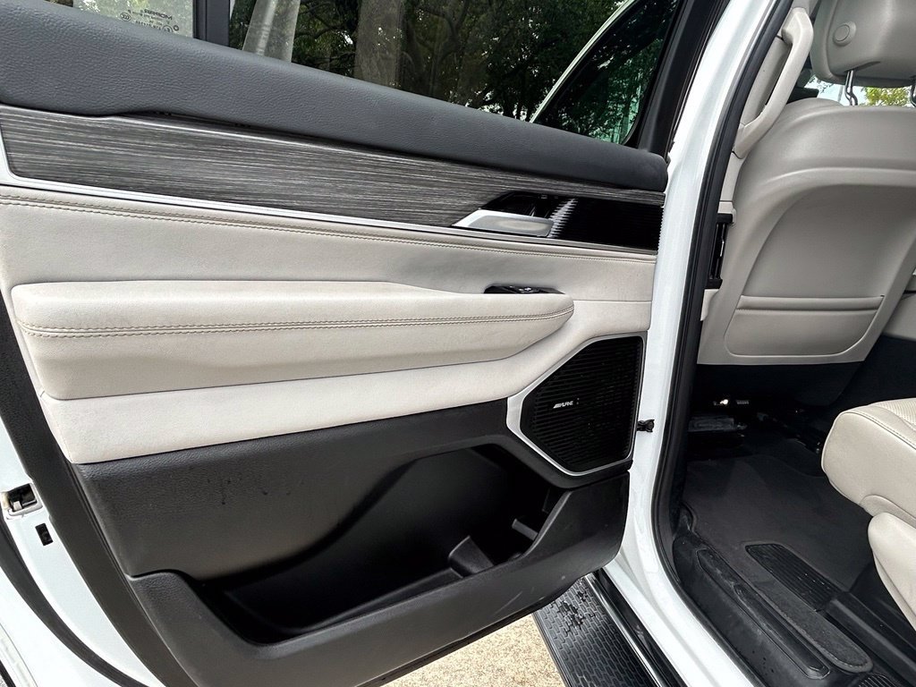 Used 2024 Jeep Wagoneer Series II w/ Flexible Seating Group RWD image 44