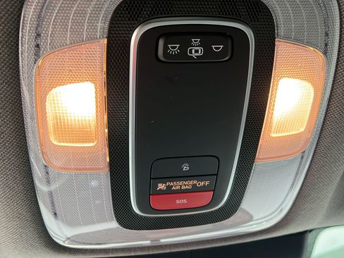 Used 2023 Hyundai Elantra SEL image 21