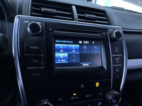 Used 2015 Toyota Camry SE image 27