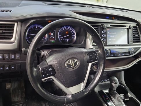 Used 2018 Toyota Highlander Limited AWD/4WD image 11