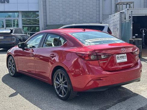 Used 2018 MAZDA MAZDA3 Touring FWD image 5