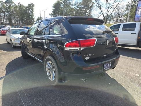 Used 2013 Lincoln MKX FWD image 4