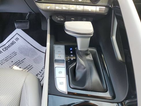 Used 2024 Hyundai Elantra Limited FWD image 23