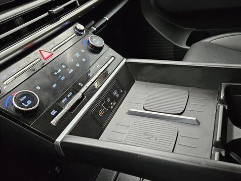 Used 2024 Hyundai Santa Fe SEL FWD image 15