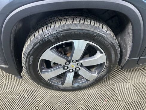 Used 2019 Chevrolet Traverse LT w/ LT Premium Package image 11