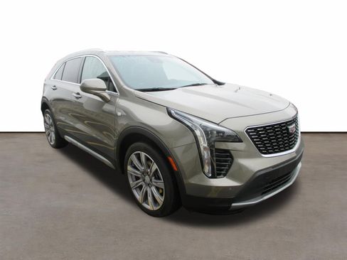 Used 2020 Cadillac XT4 Premium Luxury w/ Cold Weather Package image 7