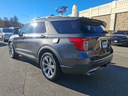 Used 2020 Ford Explorer Platinum w/ Premium Technology Package image 6