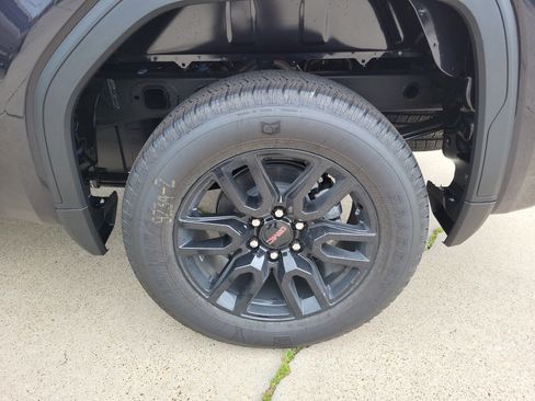 New 2025 GMC Sierra 1500 Elevation image 20