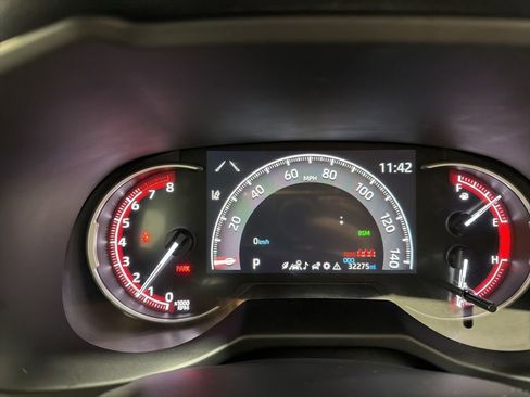 Used 2025 Toyota RAV4 XLE image 25