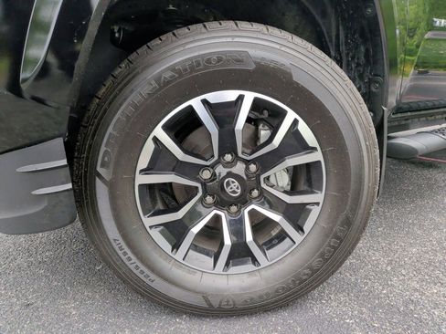 Used 2023 Toyota Tacoma TRD Sport w/ Technology Package AWD/4WD image 9